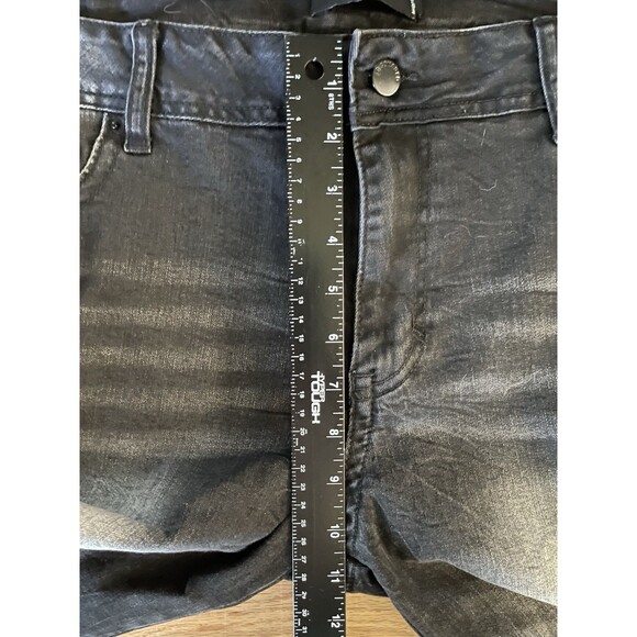 Men’s 38 G Squared Dancing Skeletons Shorts - Picture 9 of 11